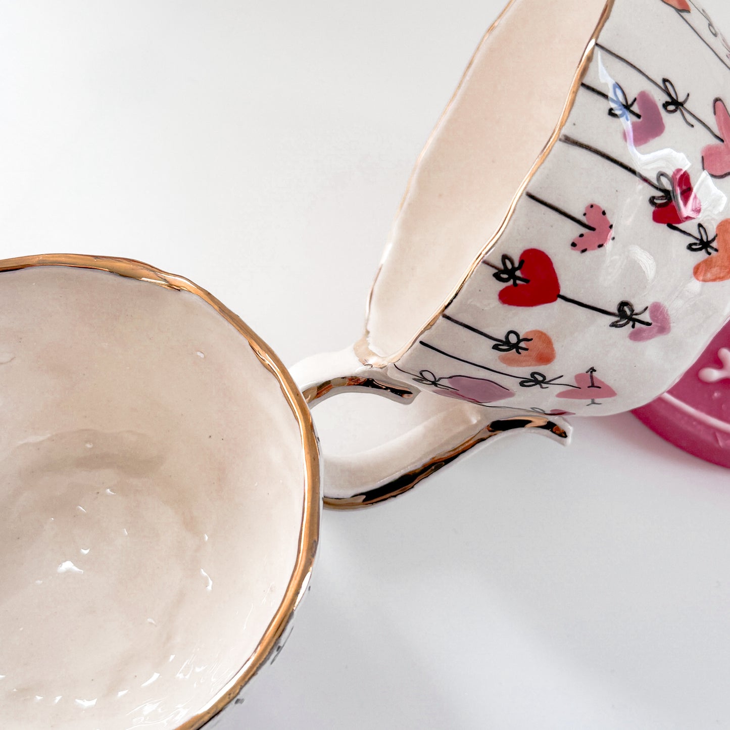 Heartstrings-Tasse (handgeformt)