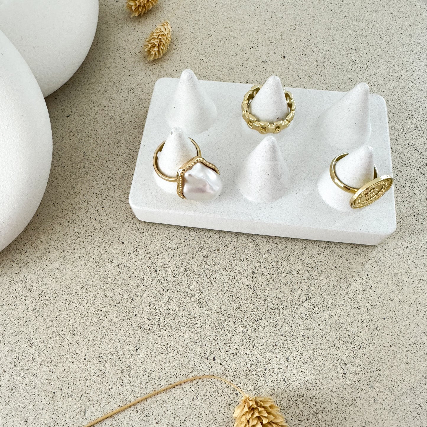 Minimalistischer Molly Ringhalter