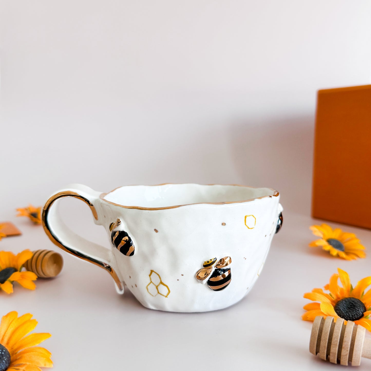 Buzzing Bliss Bee Mug (Handshaped)