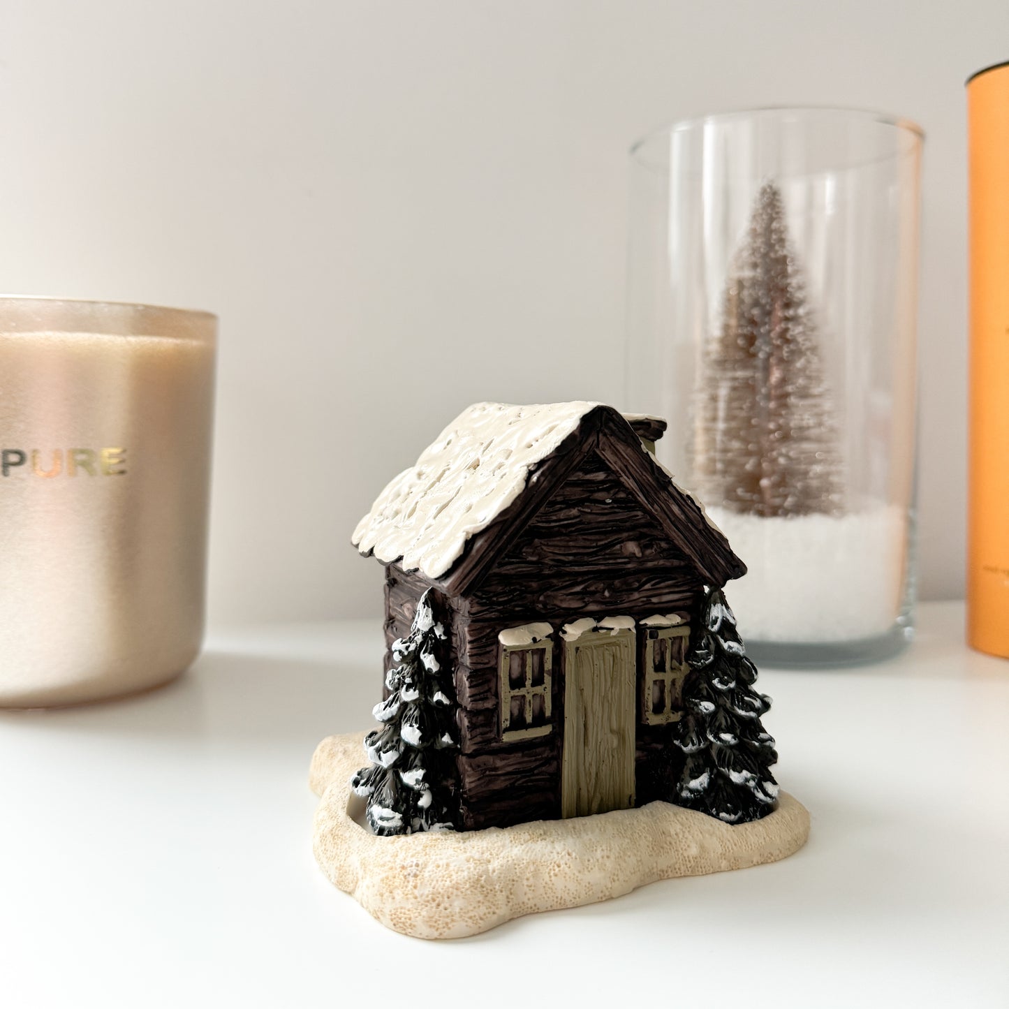 Winter Snow House Incense Cone Burner - incl. 2 x incense cones