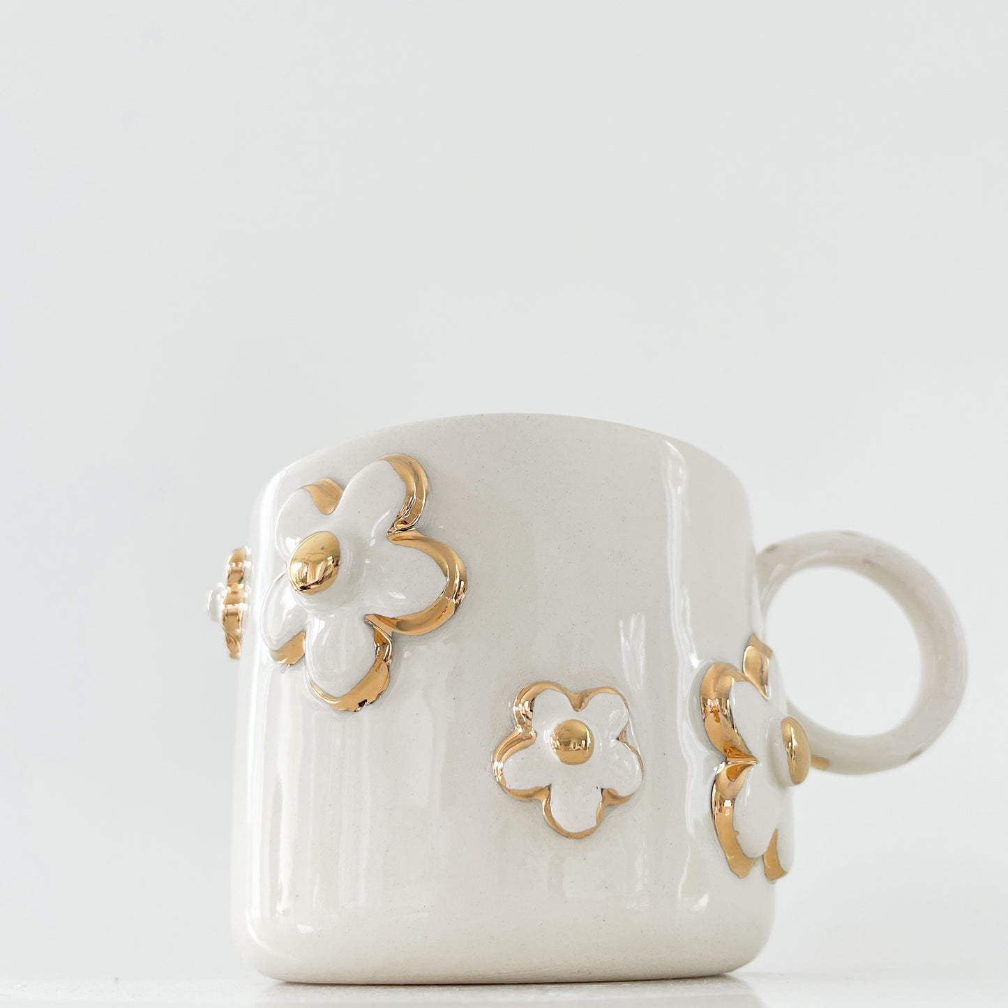 Daisy Pearl mug